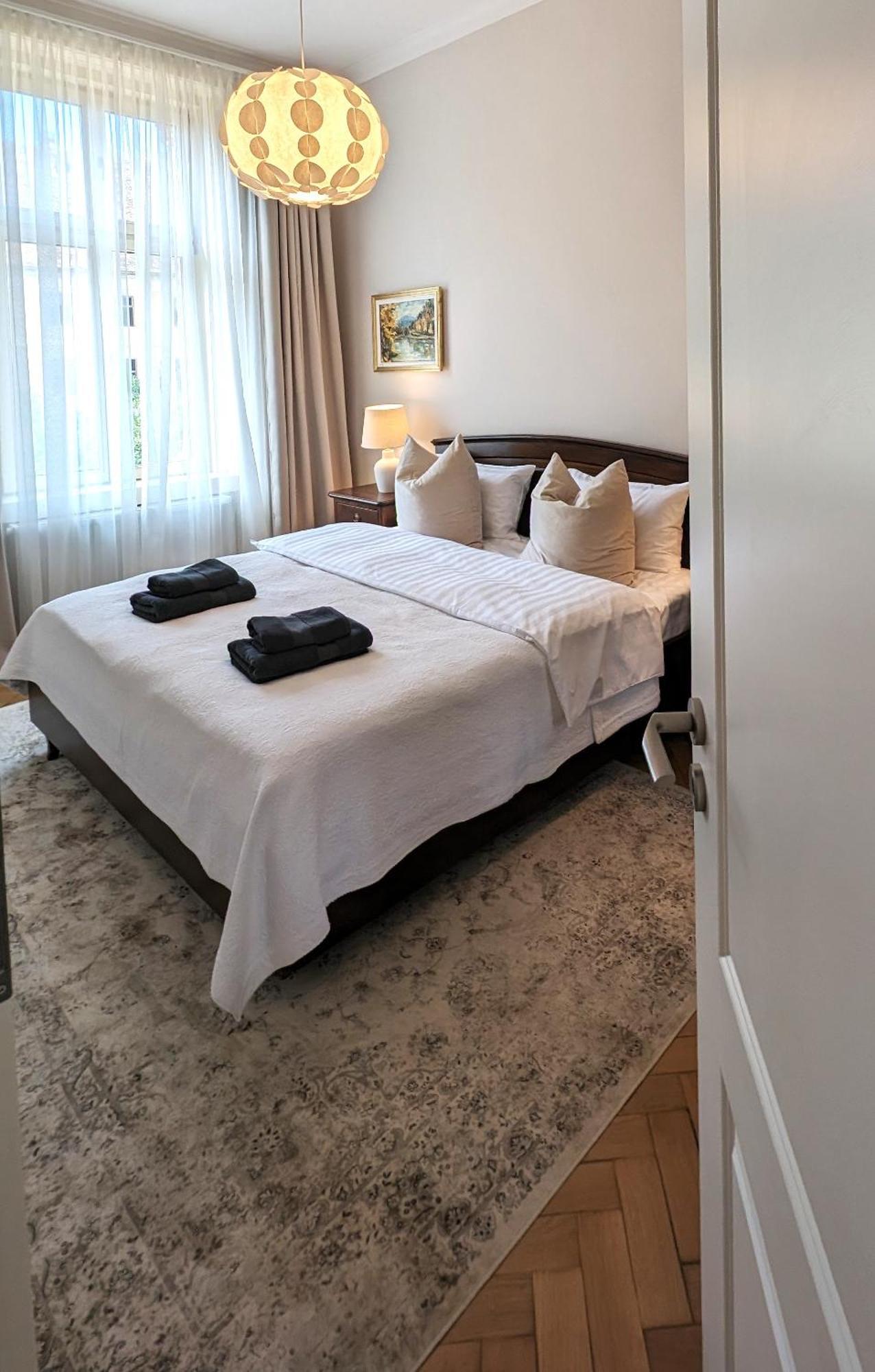 Apartment In Historic Center, Quiet Area, Ac Сибиу Номер фото
