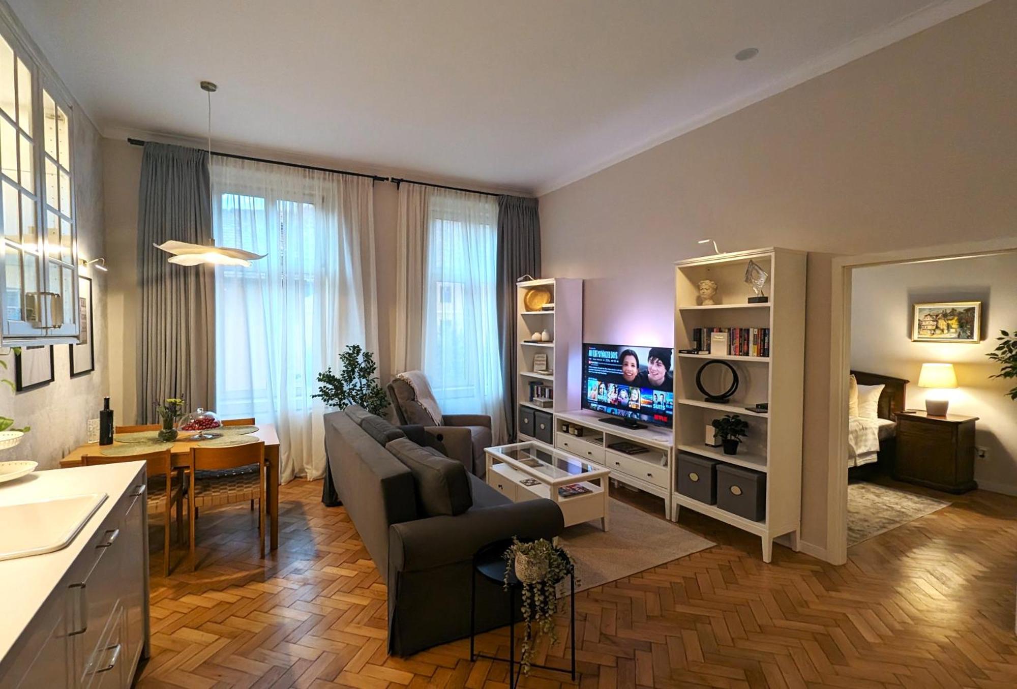 Apartment In Historic Center, Quiet Area, Ac Сибиу Экстерьер фото