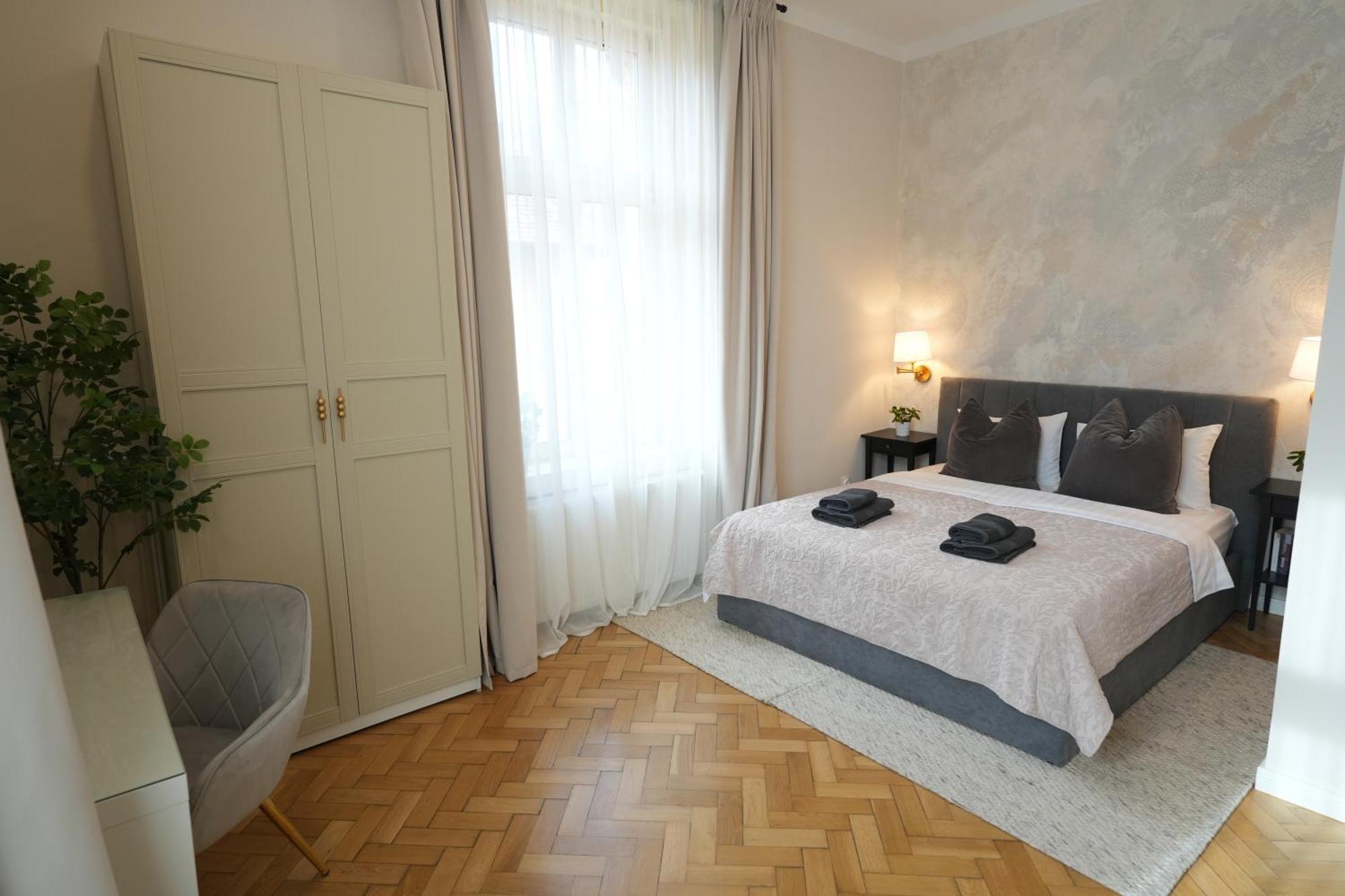 Apartment In Historic Center, Quiet Area, Ac Сибиу Экстерьер фото